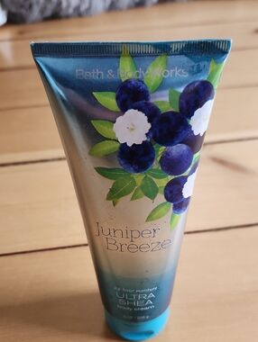 Bath & Body Works Juniper Breeze Body Cream - Blue & Green